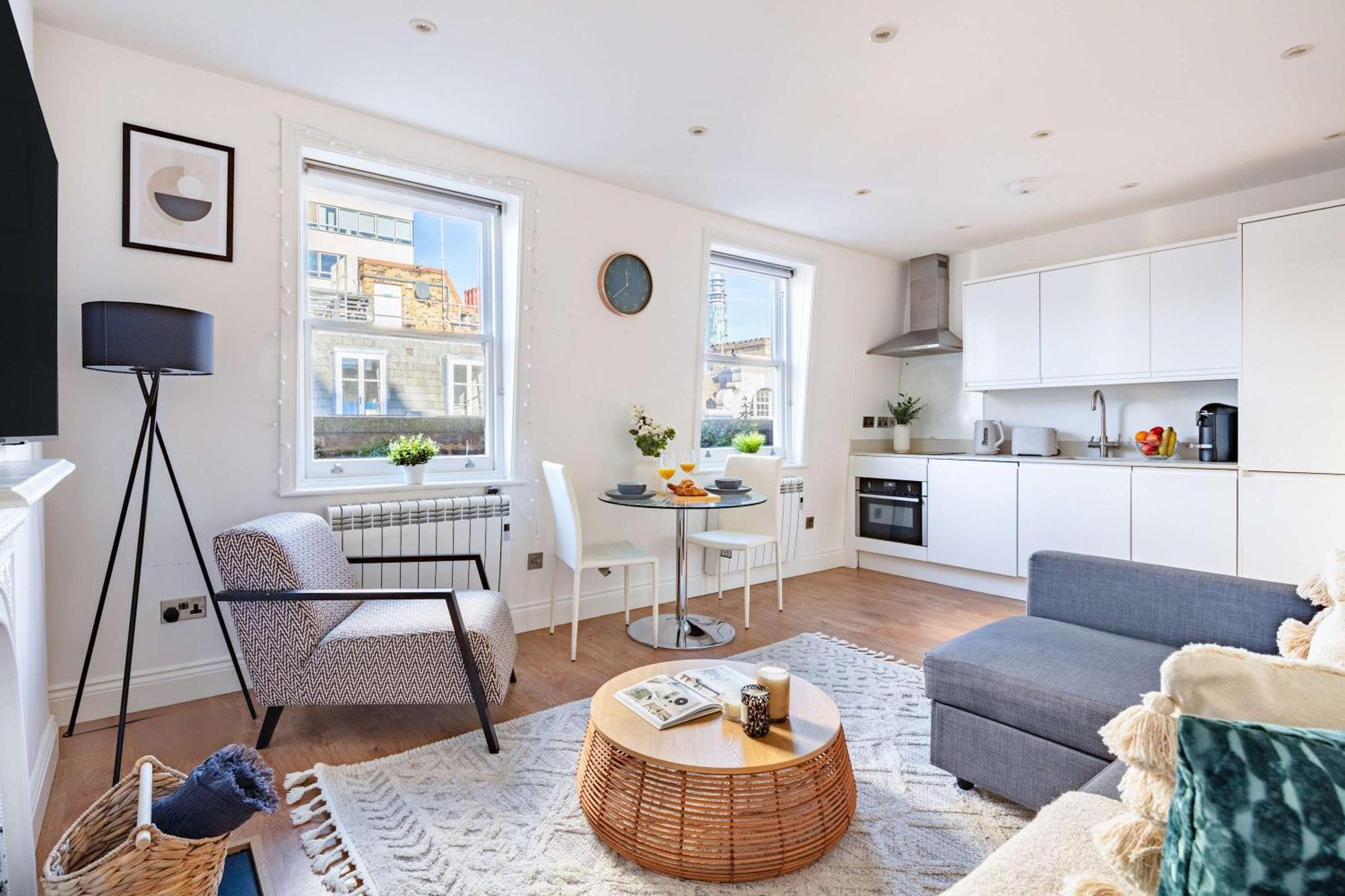 Fitzrovia - 1br With Balcony Near Oxford Circus - Cityapartmentstay * Londra
